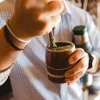 Mate uruguayo con posa mate y bombilla